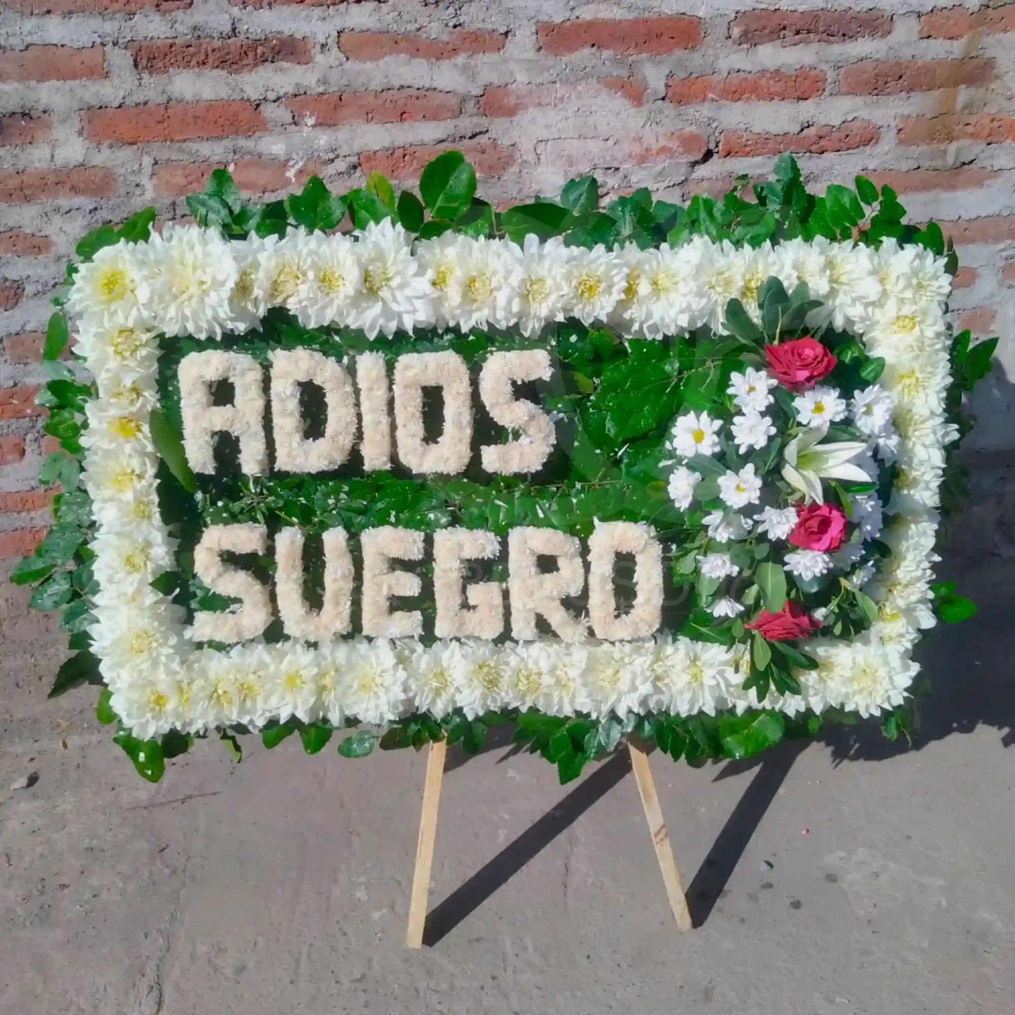 Ofrenda floral con mensaje personalizado 2